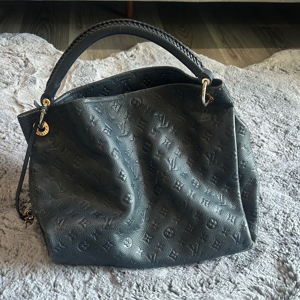 Used authentic Louis Vuitton Artsy Dark Navy Blue Monogram Handbag.